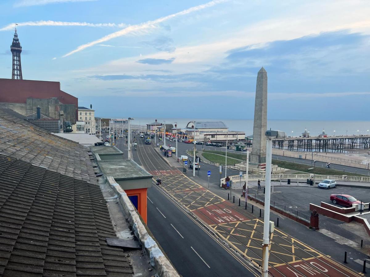 Town Center Large 2 Bedroom Apartment- Sleeps Up To 6 - Dogs Welcome - 2 Minutes From Train Station Blackpool Exterior foto